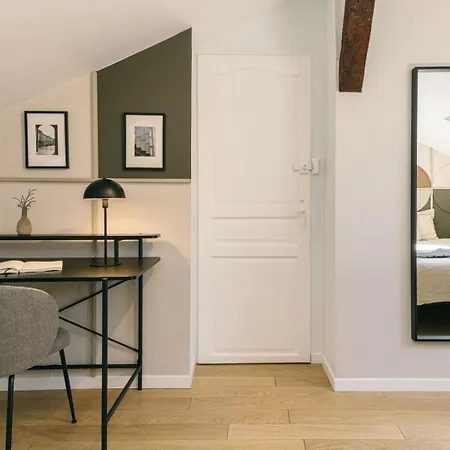 Ukayil - 3 A Louvre Apartman