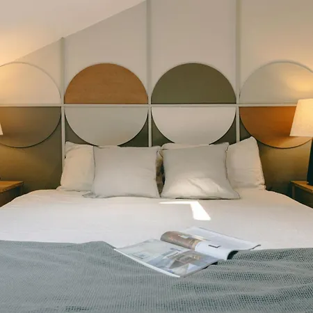 Ukayil - 3 A Louvre Apartmán